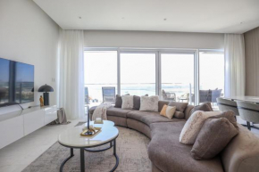 HiGuests - Magical apartment with private beach access!